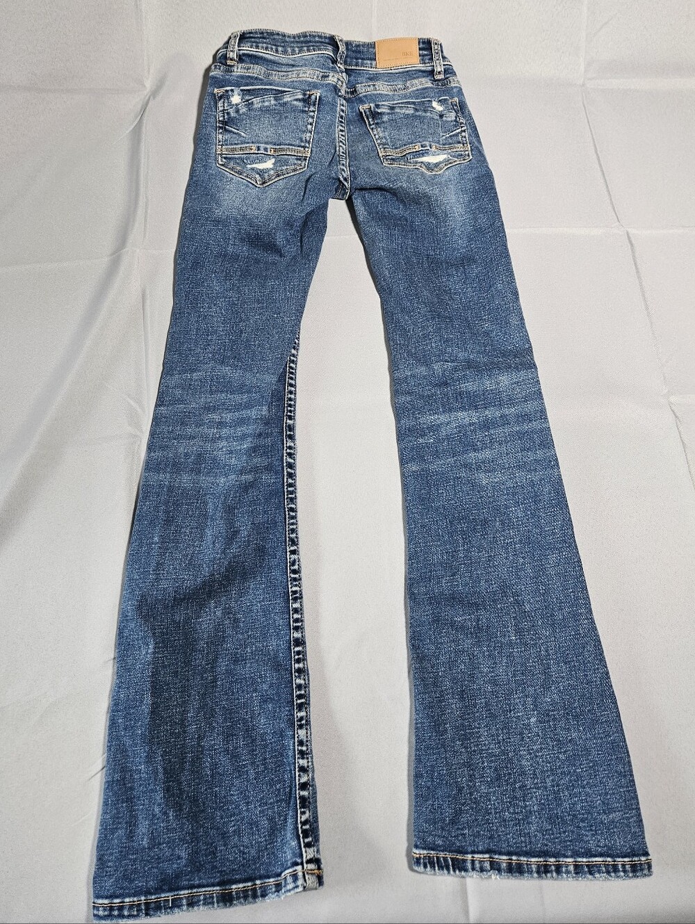 BKE Stella Slim Fit Low Rise Bootcut Jeans 23x31.5 Distressed Y2K Med Wash - Picture 7 of 8